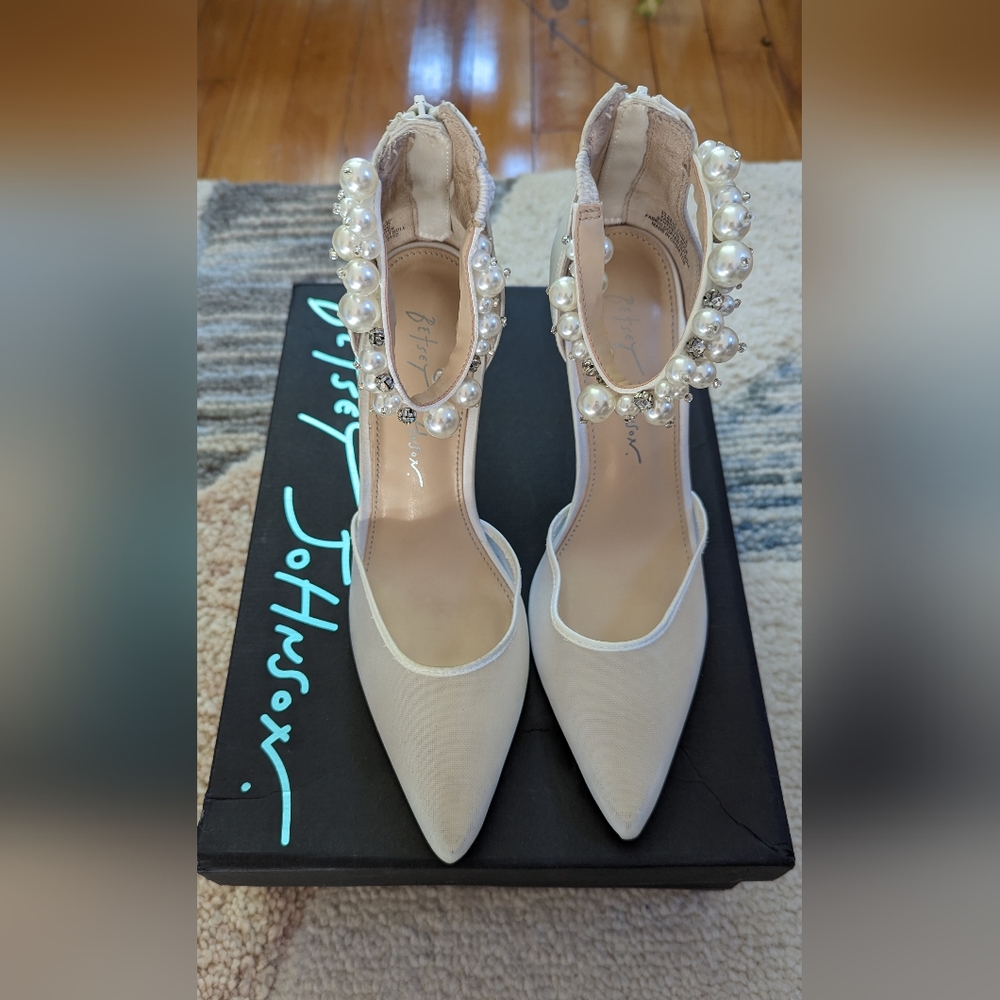 Betsey Johnson Ellah Pump